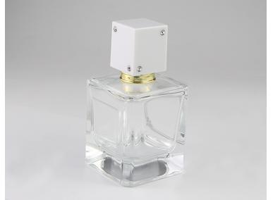 bouteille de parfum cube
