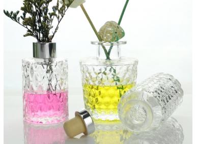 bouteilles de parfum en verre
